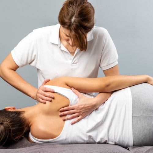 Osteo-on-shoulder Osteopath in Adelaide treating shoulder pain