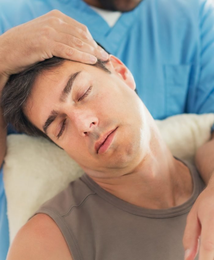 Osteopaths in Adelaide treating neck pain